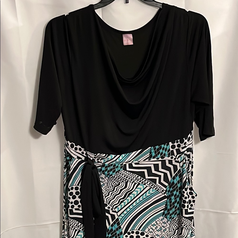 Black and Green Maxi Dress with Cowl Neck 3/4 Sleeves and Tie Front